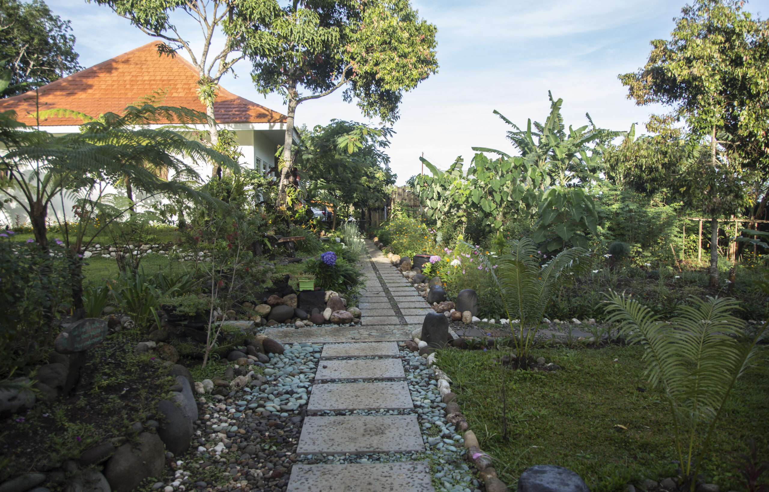 Ara Garden Inn